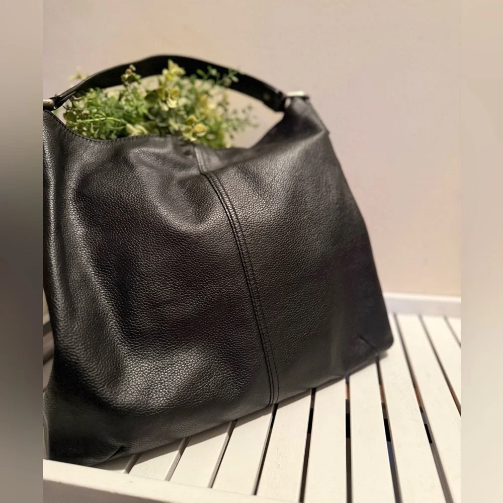 Kooba Hobo Pebble Leather Shoulder Bag EUC